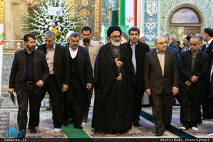 آیین خطبه خوانی همزمان با آغاز دهه فجر در حرم کریمه اهل بیت(س)