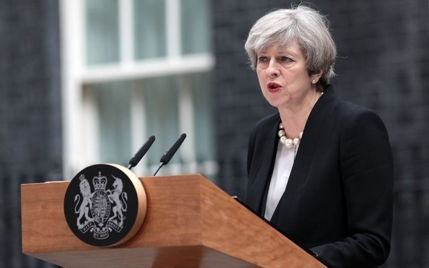 انتقاد نخست‌وزیر انگلیس از تلگرام: تریبون تروریست‌ها نشوید