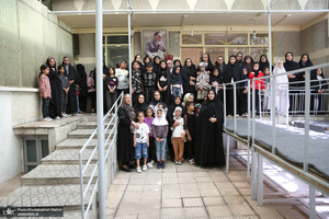 بازدید اقشار مختلف مردم از بیت امام خمینی (س) در جماران