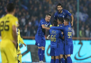 پیروزی استقلال و پرسپولیس مقابل بوشهری‌ها/ توقف سپاهان و تراکتور به سود مدعیان + نتایج و جدول