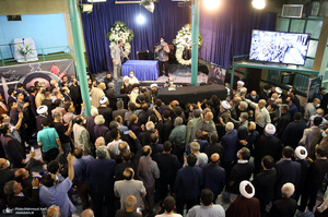 مراسم وداع با پیکر حجت الاسلام و المسلمین سید محمود دعایی در حسینیه جماران -1