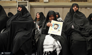 دیدار پیشکسوتان و فعالان دفاع مقدس و مقاومت با رهبر انقلاب