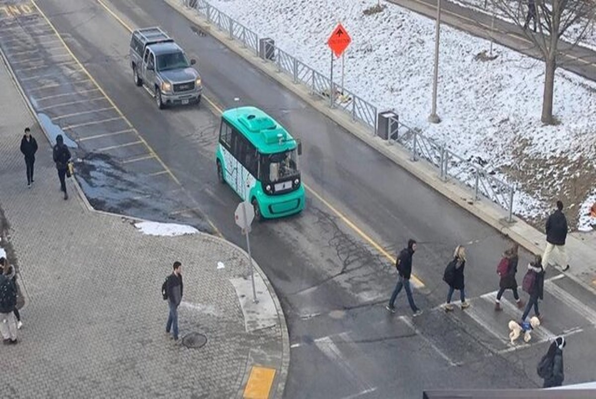استاد ایرانی در کانادا، ‌اتوبوس خودران ساخت