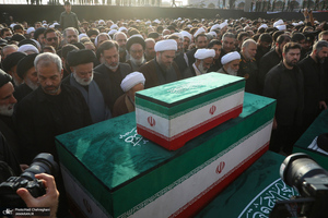 اقامه نماز بر پیکرهای مطهر رهبر شهید و خانواده ایشان به امامت آیت‌الله العظمی جوادی آملی