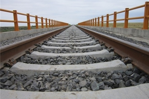 عملیات روسازی و ریل گذاری پروژه راه آهن میانه اردبیل  امسال آغاز می شود