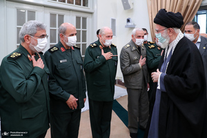 دیدار جمعی از فرماندهان ارشد نیروهای مسلح با فرمانده معظم کل قوا