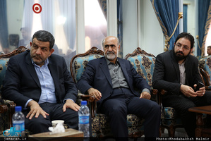 دیدار اعضای شورای اسلامی شهر تهران با سید حسن خمینی