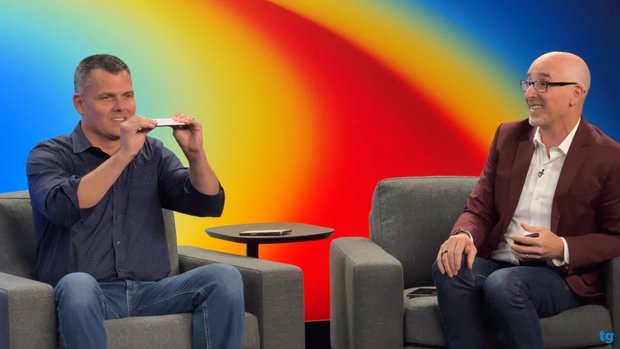 آیفون ایر چقدر محکم است؟ / آزمایش مقاومت نازک‌ترین گوشی اپل مقابل دوربین