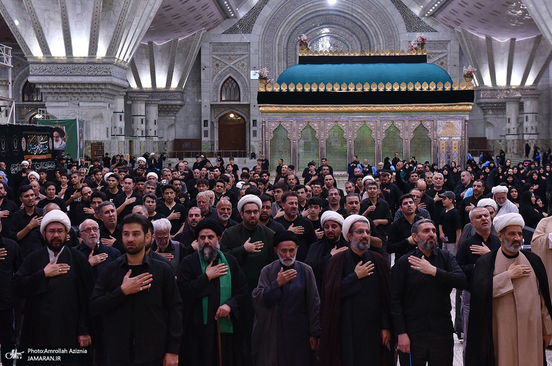مراسم عزادارای شب عاشورا در حرم مطهر امام خمینی