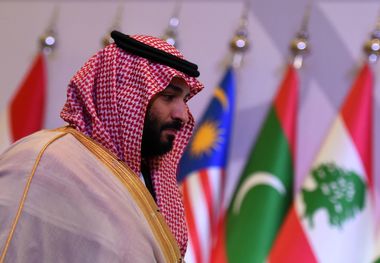 سیاست خارجی متناقض بن سلمان این کشور را به سمت بدبختی سوق می دهد