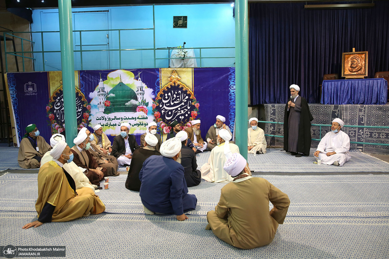 بازدید جمعی از امامان جمعه، روحانیون، علما، فضلا و مدرسین حوزه های علمیه اهل تسنن از جماران