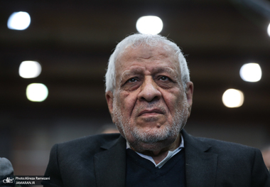 بادامچیان: آمریکا و اسرائیل دنبال این می‌گردند که ایران مذاکره کند/ تاریخ مصرف گروه‌های سیاسی گذشته/ ملت ما راهش را یافته و به افراد تند و کند سیاسی خیلی توجه ندارد/ خائن و نفوذی یعنی کسی که آب به آسیاب دشمن می‌ریزد