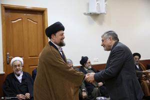 دیدار مهدی کروبی با سید حسن خمینی و جمعی از فعالان سیاسی