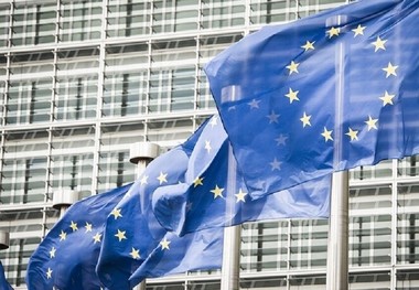 پولیتیکو: وعده اروپا برای خرید 750 میلیارد دلار منابع انرژی آمریکا، خیال‌پردازی است