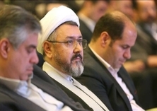 Dr. Komsari stesses need for attaching much more significance to Imam and his ideals