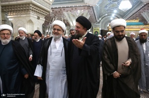 ادای احترام مهمانان خارجی کنفرانس وحدت اسلامی به مقام شامخ حضرت امام خمینی (س)