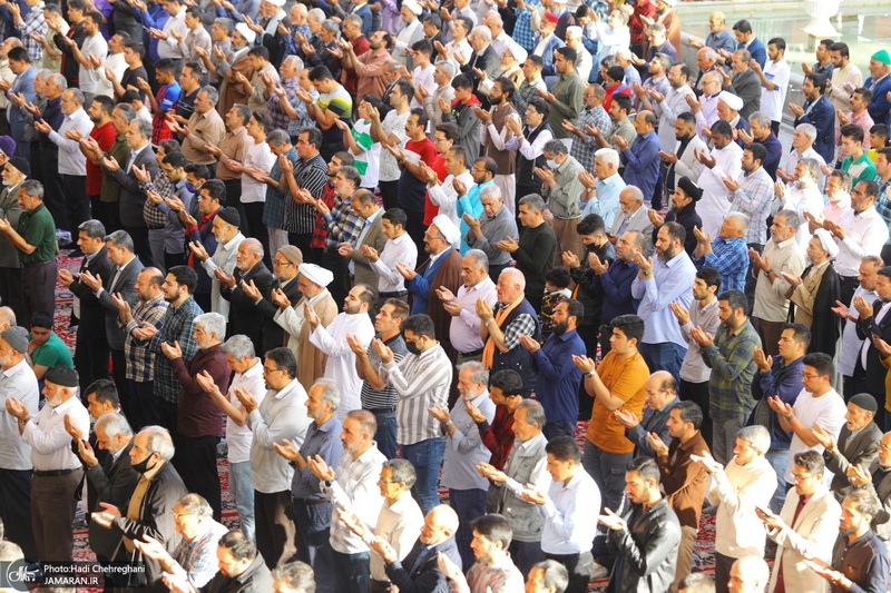 نماز عید سعید فطر در حرم مطهر حضرت معضومه (س)