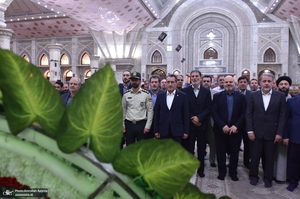 تجدید میثاق مدیرعامل و کارکنان سازمان بنادر و دریانوردی با آرمان های حضرت امام (س)