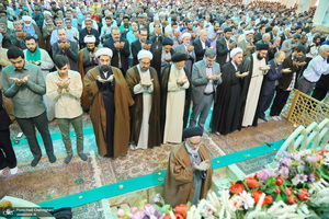 نماز عید سعید فطر در حرم مطهر حضرت معضومه (س)