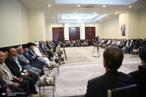 دیدار جمعی از نمایندگان پیروان ادیان الهی با سید حسن خمینی