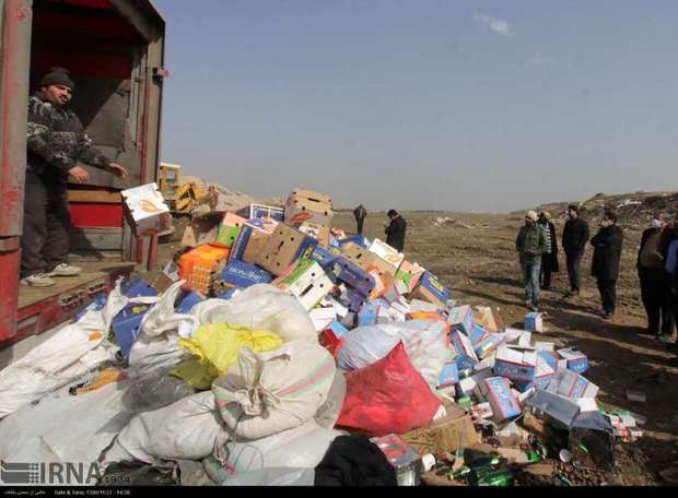 پنج تن کالای قاچاق و غیربهداشتی در مشهد نابود شد