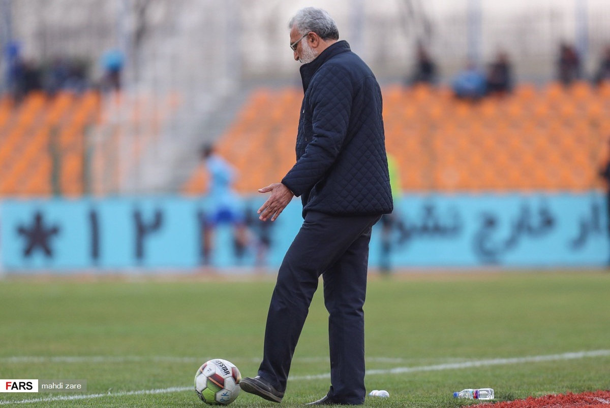 اولین گزینه ایرانی نیمکت تیم‌ملی به فدراسیون فوتبال برنامه داد