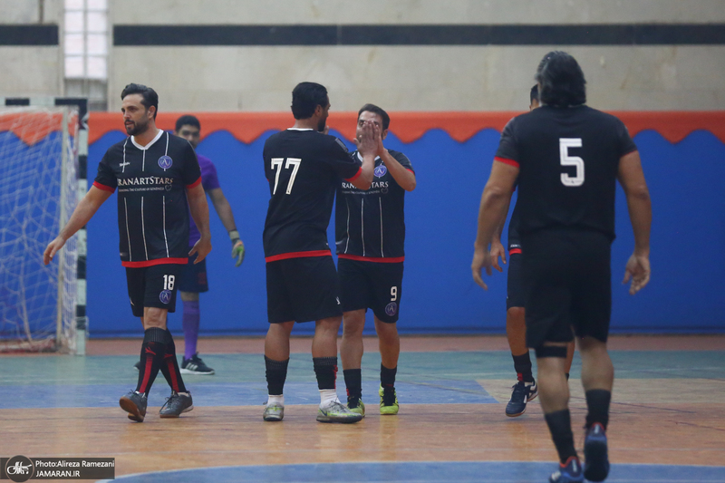 مسابقه فوتسال خیریه بین تیم هنرمندان و منتخب بنیاد حضرت زینب (س)
