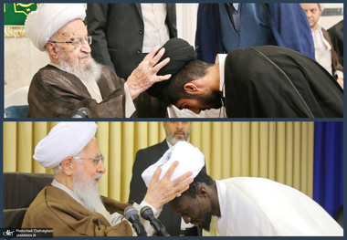 عمامه گذاری طلاب توسط مراجع عظام تقلید در روز میلاد امام علی (ع)‎