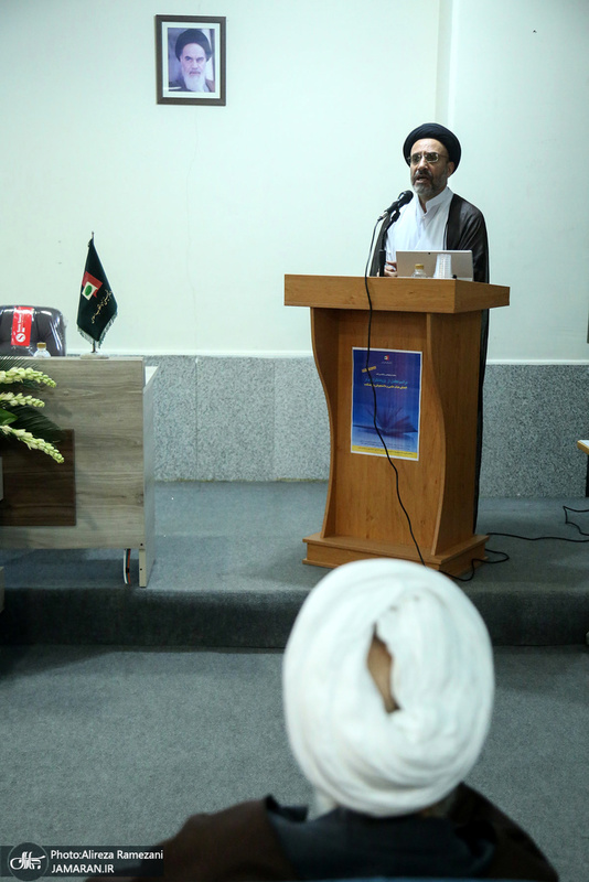 مراسم تجلیل از پژوهشگران برتر پژوهشکده امام خمینی(س) و انقلاب اسلامی