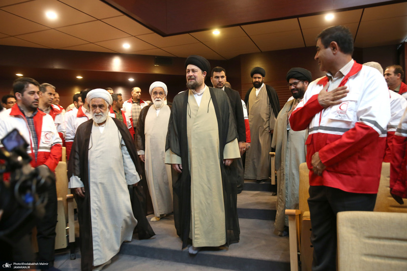 دیدار رییس و امدادگران جمعیت هلال احمر با سید حسن خمینی