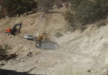 بازگشایی محور ارتباطی مناطق عشایری اردل