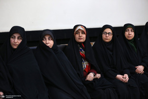 دیدار با رئیس و جمعی از کارکنان بنیاد مستضعفان با سیدحسن خمینی