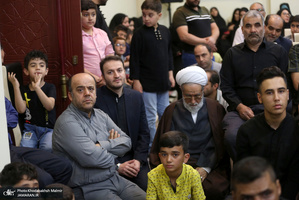 دیدار کارکنان حرم و موسسه تنظیم و نشر آثار امام خمینی(س) با سید حسن خمینی