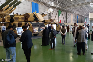 بازدید میهمانان خارجی مراسم بزرگداشت امام خمینی (س) از نمایشگاه دستاوردهای هوافضای سپاه