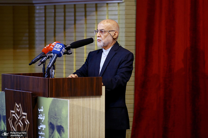 شب بزرگداشت «فرشاد مومنی»