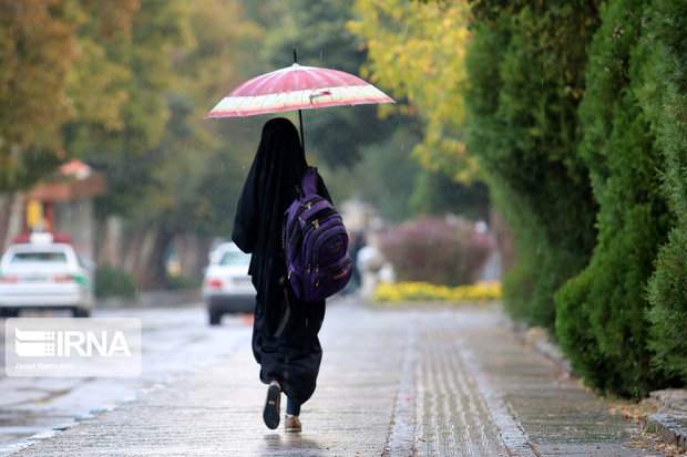 رگبارهای باران بهاری همدان را فرامی‌گیرد