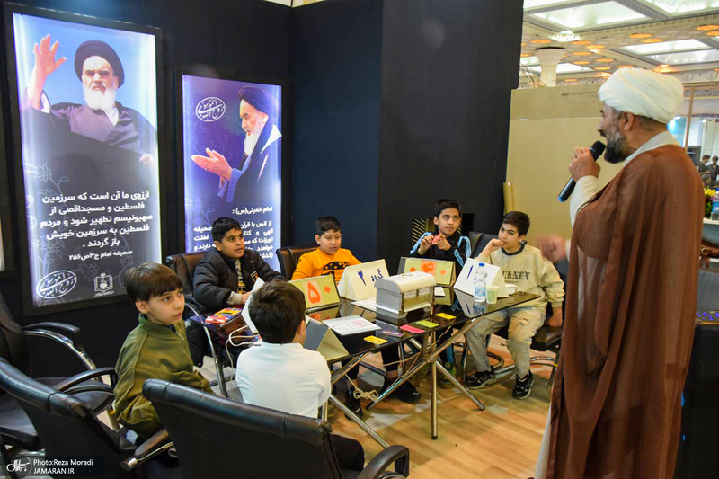 غرفه موسسه تنظیم و نشر آثار امام خمینی (س) در سی و سومین نمایشگاه بین المللی قرآن کریم-3