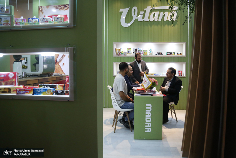 حضور عارف در نمایشگاه دستاوردهای صادراتی ایران