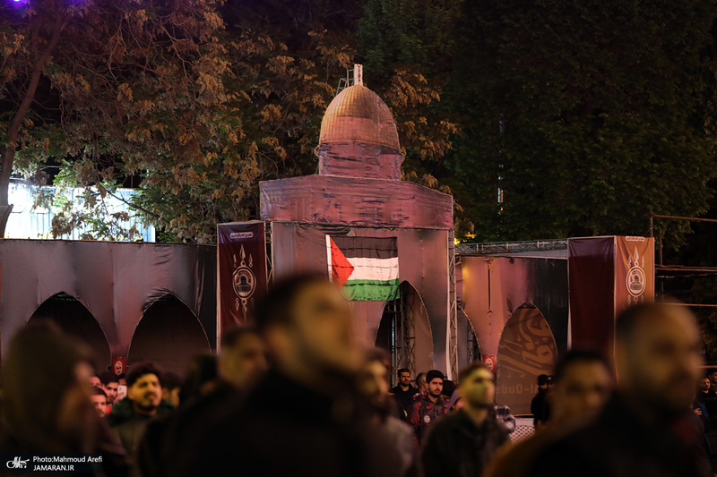 احیای شب بیست و سوم ماه مبارک رمضان در میدان فلسطین