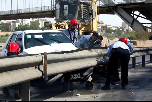 برخورد سه خودرو در آزاد راه زنجان - قزوین یک کشته برجا گذاشت