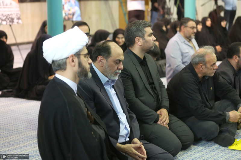 تجدید عهد با آرمان‌های امام خمینی(ره) و بزرگداشت شهدای خدمت در حسینیه جماران