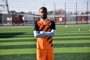 اقدام خیرخواهانه یک فوتبالیست برای دانش‌آموزان رفسنجانی+عکس
