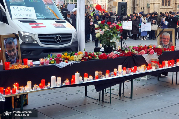 تجمع اعتراضی در محکومیت ترور شهید حاج قاسم سلیمانی و همرزمانش در مرکز شهر وین + تصاویر