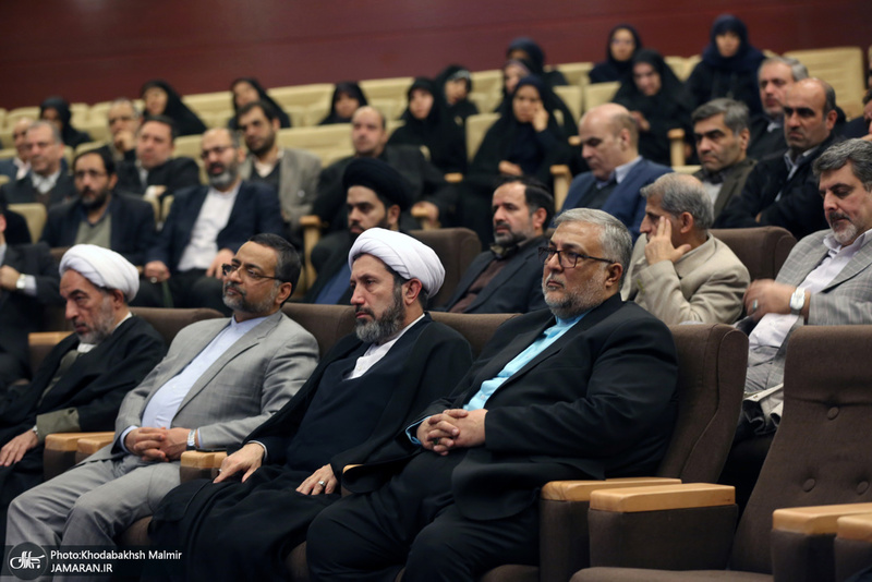 دیدار رئيس و جمعی از كاركنان سازمان فرهنگ و ارتباطات اسلامي با سید حسن خمینی