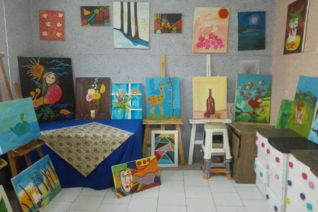 نمایشگاه صنایع دستی معلولان ذهنی در قزوین افتتاح شد