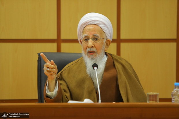 آیت‌الله العظمی جوادی آملی: قدرت بازدارندگی در گرو هیمنه و ساختار قوی درون جامعه است/ در داخل جامعه اسلامی نباید اختلاس و بی‌نظمی باشد