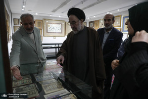 بازدید سید محمد خاتمی از موزه دکتر حسن حبیبی