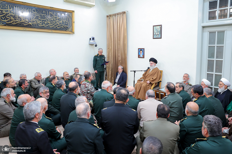 دیدار جمعی از فرماندهان نیروهای مسلح با فرمانده معظم کل قوا