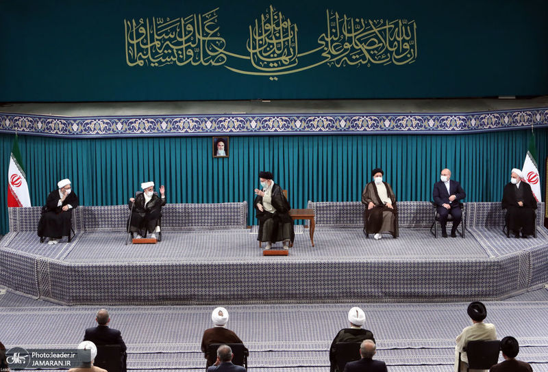 دیدار میهمانان کنفرانس وحدت اسلامى‌ و جمعی از مسئولان نظام با رهبر معظم انقلاب