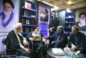 غرفه موسسه تنظیم و نشر آثار امام خمینی (ره) در سی و دومین نمایشگاه بین المللی قرآن کریم